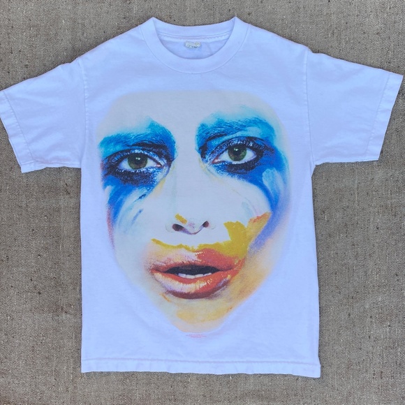 Lady Gaga Concert T-shirt - Picture 2 of 8